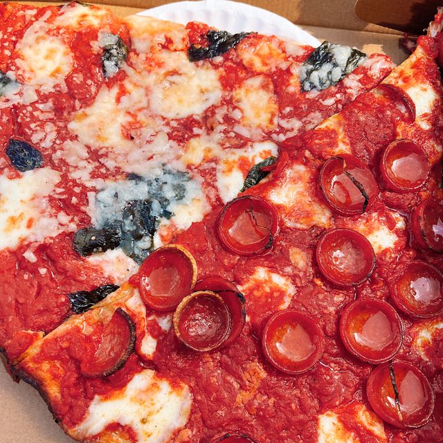Pepperoni pizza