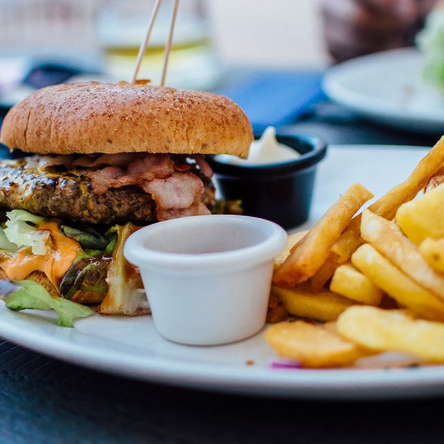 Burger & fries